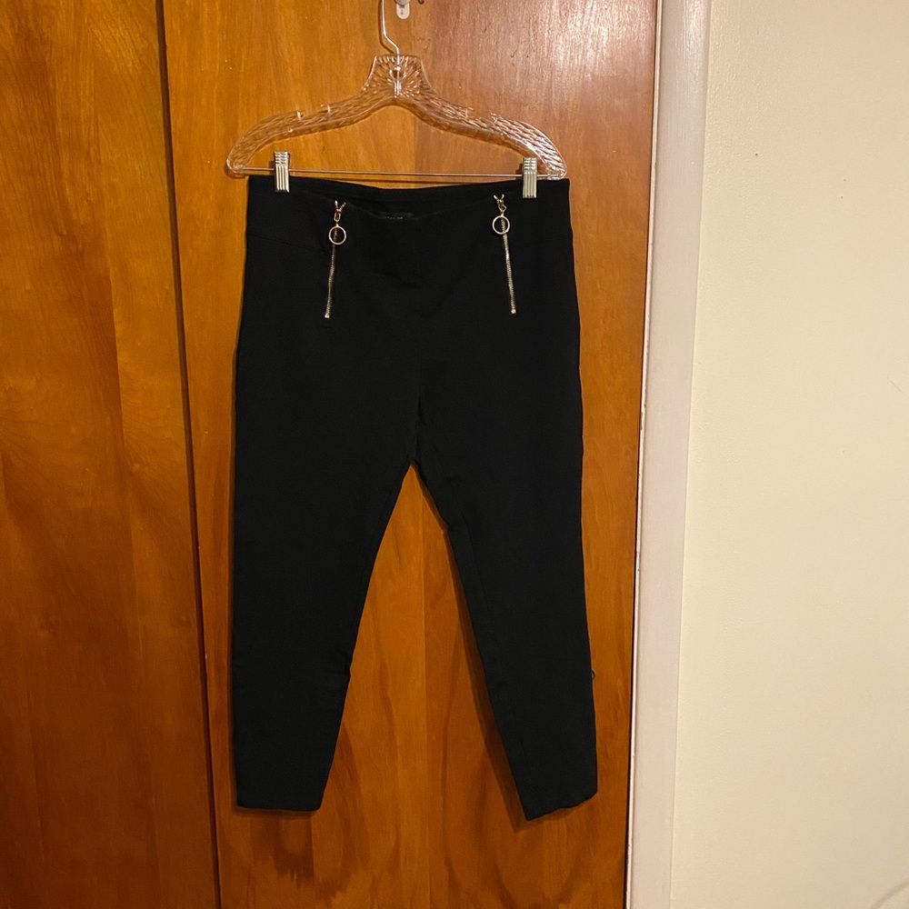 Ann Taylor Women’s (L) Black Stretch Crop Pants with Zipper Front Design Pull-On